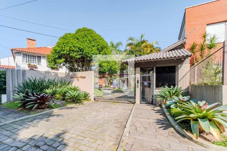 Casa de condomínio à venda com 221m², 4 quartos e 3 vagasFachada