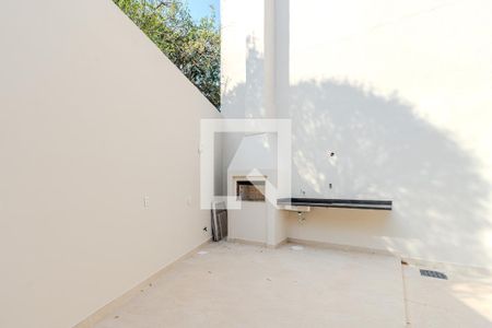 Casa de condomínio à venda com 221m², 4 quartos e 3 vagasÁrea externa