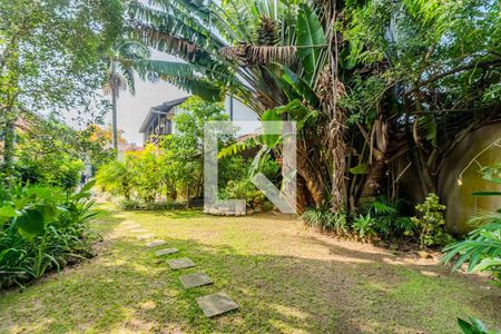 Casa de condomínio à venda com 221m², 4 quartos e 3 vagasCondomínio