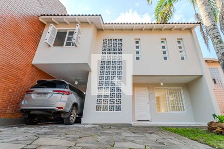 Casa de condomínio à venda com 221m², 4 quartos e 3 vagasFachada