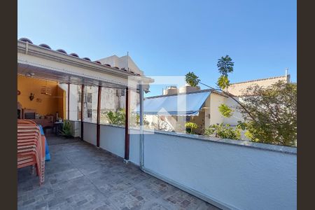Casa à venda com 150m², 3 quartos e 1 vaga Casa à venda com 150m², 3 quartos e 1 vagaTerraço