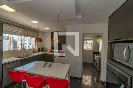Apartamento à venda com 340m², 4 quartos e 4 vagas Apartamento à venda com 340m², 4 quartos e 4 vagasCozinha