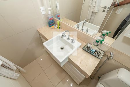 Apartamento à venda com 340m², 4 quartos e 4 vagas Apartamento à venda com 340m², 4 quartos e 4 vagasDetalhe Banheiro da Suíte 3