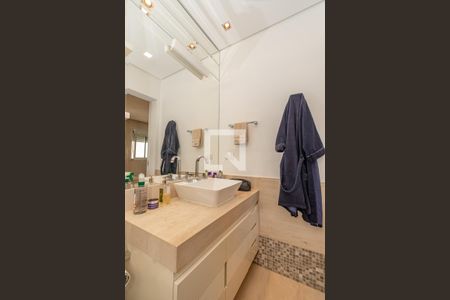 Apartamento à venda com 340m², 4 quartos e 4 vagas Apartamento à venda com 340m², 4 quartos e 4 vagasBanheiro da Suíte 1