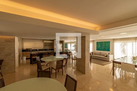 Apartamento à venda com 340m², 4 quartos e 4 vagas Apartamento à venda com 340m², 4 quartos e 4 vagasÁrea comum - Salão de festas