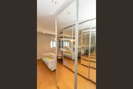 Apartamento à venda com 340m², 4 quartos e 4 vagas Apartamento à venda com 340m², 4 quartos e 4 vagasCloset da suíte 1