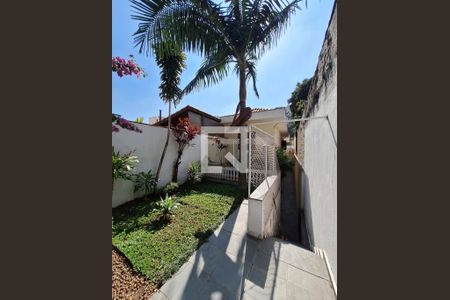 Casa à venda com 254m², 3 quartos e 4 vagas Casa à venda com 254m², 3 quartos e 4 vagasQuintal