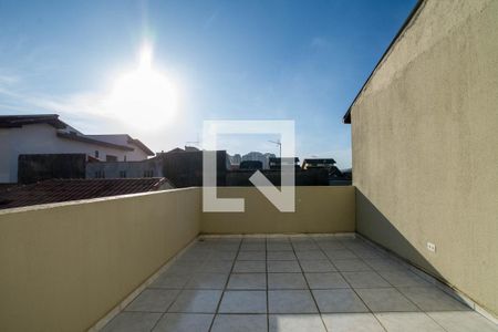 Casa à venda com 200m², 4 quartos e 5 vagas Casa à venda com 200m², 4 quartos e 5 vagasVaranda da Suíte 2
