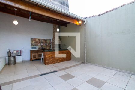 Casa à venda com 200m², 4 quartos e 5 vagas Casa à venda com 200m², 4 quartos e 5 vagasÁrea externa