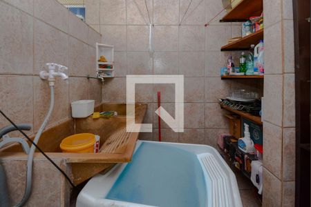 Casa à venda com 100m², 2 quartos e 2 vagas Casa à venda com 100m², 2 quartos e 2 vagasÁrea de Serviço