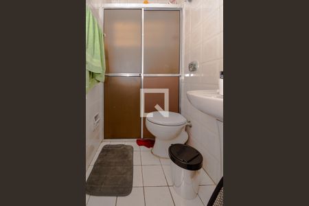 Casa à venda com 100m², 2 quartos e 2 vagas Casa à venda com 100m², 2 quartos e 2 vagasEdícula - Banheiro