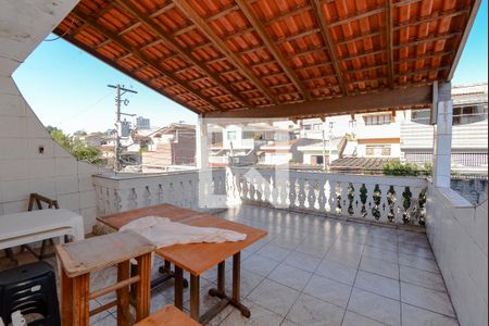 Casa à venda com 100m², 2 quartos e 2 vagas Casa à venda com 100m², 2 quartos e 2 vagasQuintal - area de cima da Garagem