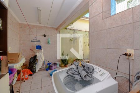 Casa à venda com 100m², 2 quartos e 2 vagas Casa à venda com 100m², 2 quartos e 2 vagasÁrea de Serviço