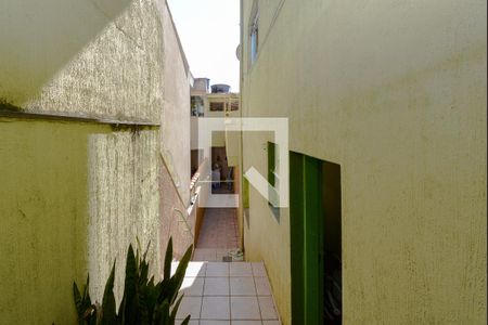 Casa à venda com 100m², 2 quartos e 2 vagas Casa à venda com 100m², 2 quartos e 2 vagasQuintal - acesso edícula