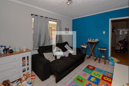 Casa à venda com 100m², 2 quartos e 2 vagas Casa à venda com 100m², 2 quartos e 2 vagasEdícula - sala