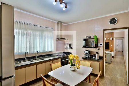 Casa à venda com 320m², 3 quartos e 3 vagasCozinha