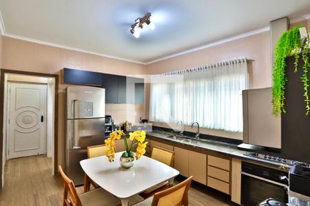 Casa à venda com 320m², 3 quartos e 3 vagasCozinha