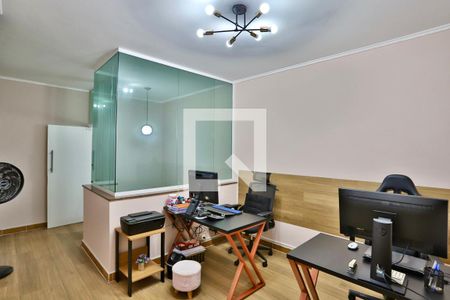 Casa à venda com 320m², 3 quartos e 3 vagasEscritório