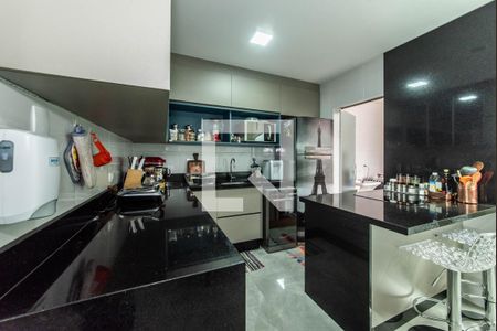 Casa à venda com 100m², 3 quartos e 2 vagas Casa à venda com 100m², 3 quartos e 2 vagasCozinha