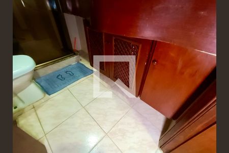 Apartamento para alugar com 70m², 2 quartos e 1 vaga Apartamento para alugar com 70m², 2 quartos e 1 vagaBanheiro social