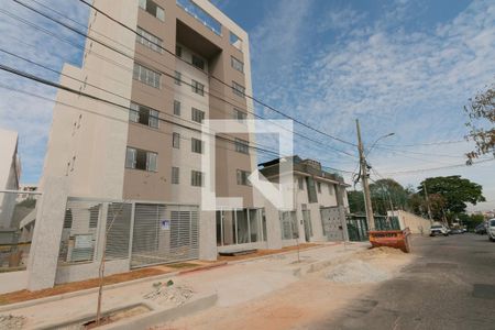 Apartamento à venda com 50m², 2 quartos e 1 vagaFachada + Placa