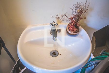 Casa à venda com 250m², 3 quartos e 7 vagas Casa à venda com 250m², 3 quartos e 7 vagasBanheiro de Serviço