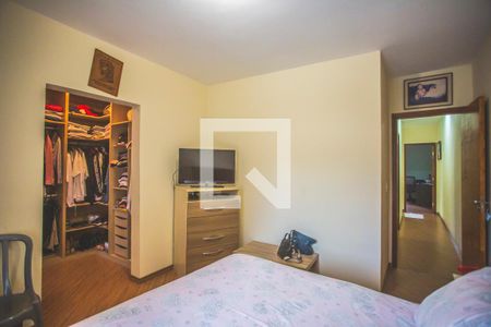 Casa à venda com 250m², 3 quartos e 7 vagas Casa à venda com 250m², 3 quartos e 7 vagasSuíte