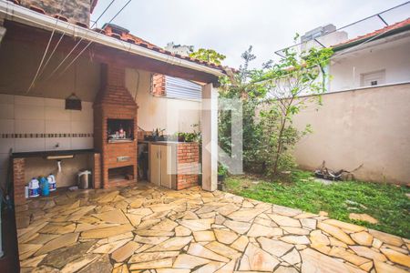 Casa à venda com 250m², 3 quartos e 7 vagas Casa à venda com 250m², 3 quartos e 7 vagasQuintal - Churrasqueira