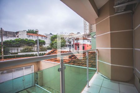 Casa à venda com 250m², 3 quartos e 7 vagas Casa à venda com 250m², 3 quartos e 7 vagasVaranda