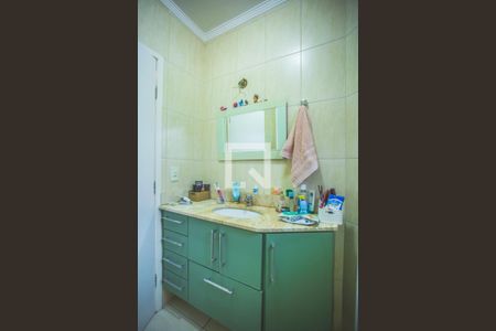 Casa à venda com 250m², 3 quartos e 7 vagas Casa à venda com 250m², 3 quartos e 7 vagasBanheiro Suíte