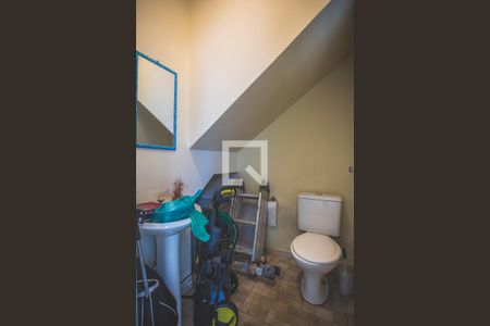 Casa à venda com 250m², 3 quartos e 7 vagas Casa à venda com 250m², 3 quartos e 7 vagasBanheiro de Serviço