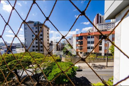 Apartamento para alugar com 130m², 3 quartos e 2 vagasVista