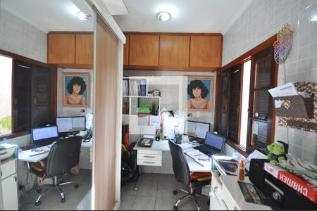 Casa à venda com 125m², 3 quartos e 2 vagasQuarto de Serviço