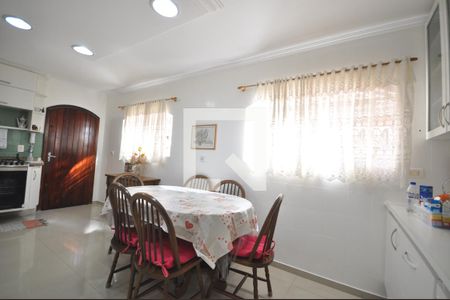 Casa à venda com 125m², 3 quartos e 2 vagasCozinha