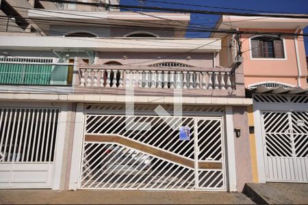 Casa à venda com 125m², 3 quartos e 2 vagas Casa à venda com 125m², 3 quartos e 2 vagasFachada