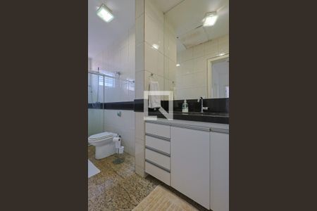 Casa à venda com 205m², 3 quartos e 2 vagasBanheiro