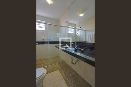 Casa à venda com 205m², 3 quartos e 2 vagasBanheiro da Suíte