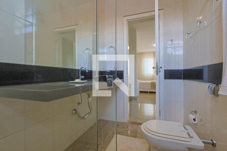 Casa à venda com 205m², 3 quartos e 2 vagasBanheiro da Suíte