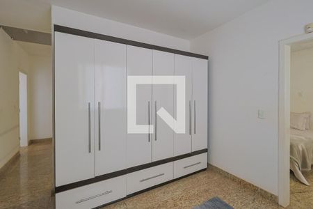 Casa à venda com 205m², 3 quartos e 2 vagasQuarto 3 - Suíte