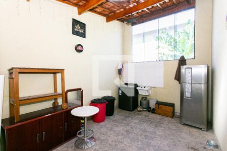 Casa à venda com 210m², 3 quartos e 2 vagas Casa à venda com 210m², 3 quartos e 2 vagasÁrea de Serviço