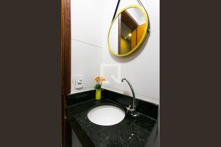 Casa à venda com 210m², 3 quartos e 2 vagas Casa à venda com 210m², 3 quartos e 2 vagasBanheiro Social