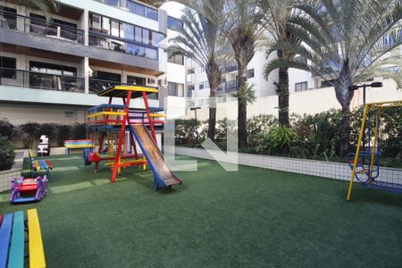Apartamento à venda com 110m², 4 quartos e 2 vagasÁrea comum - Playground