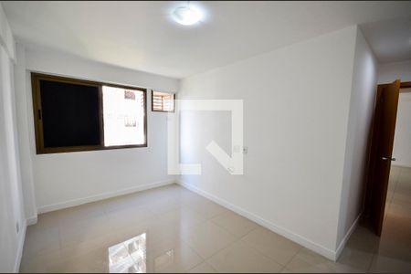 Apartamento à venda com 90m², 3 quartos e 2 vagasSuíte