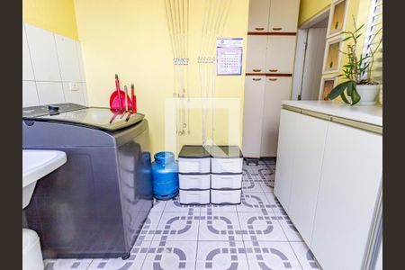 Casa à venda com 180m², 3 quartos e 1 vagaÁrea de Serviço e Quintal