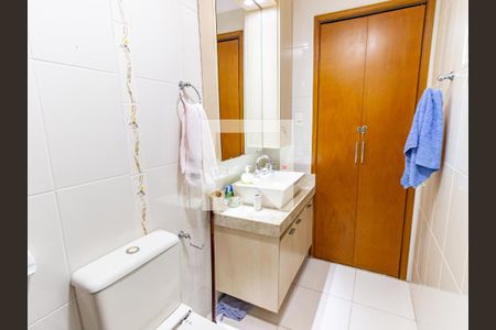 Casa à venda com 180m², 3 quartos e 1 vagaBanheiro