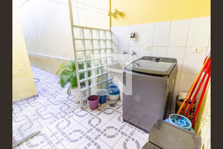 Casa à venda com 180m², 3 quartos e 1 vagaÁrea de Serviço e Quintal