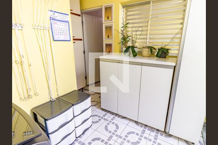 Casa à venda com 180m², 3 quartos e 1 vagaÁrea de Serviço e Quintal