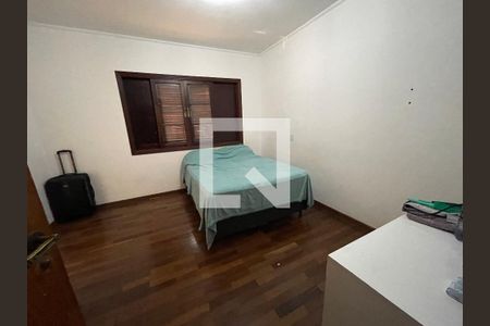 Casa à venda com 276m², 5 quartos e 4 vagas Casa à venda com 276m², 5 quartos e 4 vagasQuarto 3
