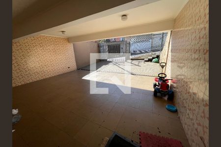 Casa à venda com 276m², 5 quartos e 4 vagas Casa à venda com 276m², 5 quartos e 4 vagasGaragem