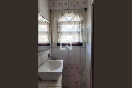 Casa à venda com 272m², 5 quartos e 3 vagas Casa à venda com 272m², 5 quartos e 3 vagasBanheiro